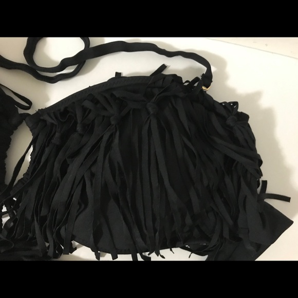 Bikini - Picture 2 of 7